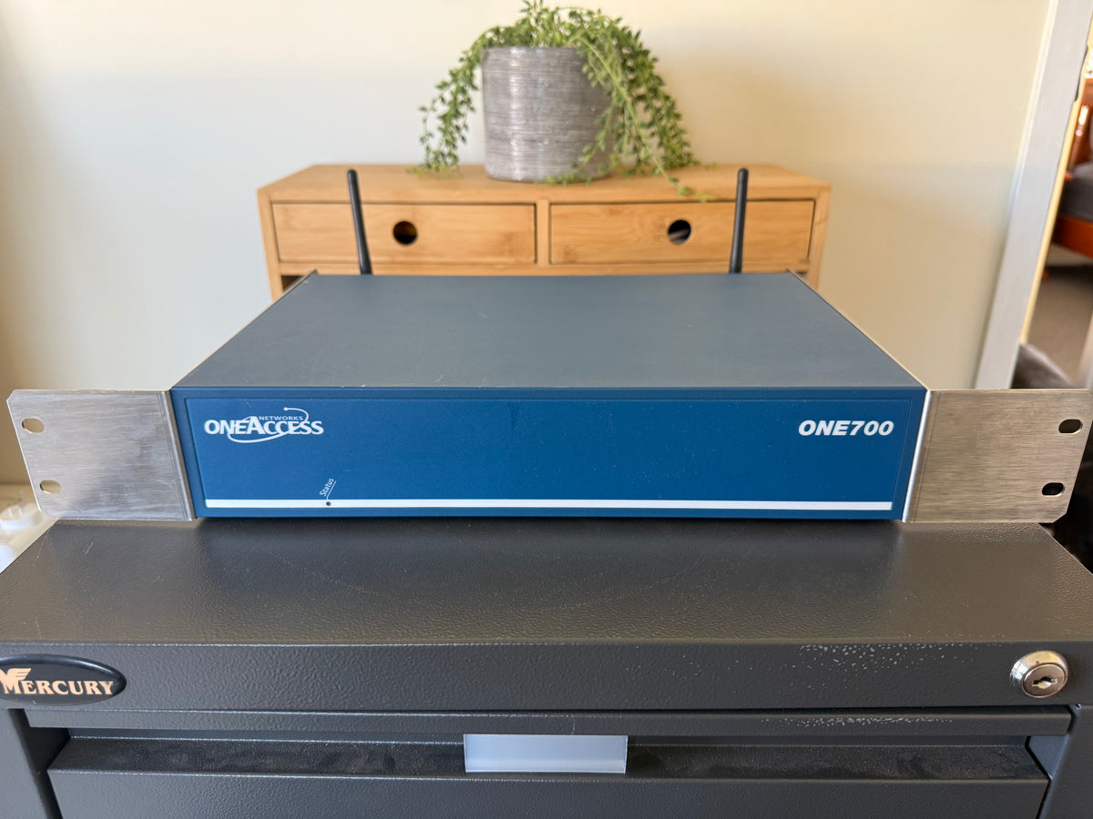 OneAccess Multi-Service Access Router | Blue / Grey | ONE700-2P AV2 Gb5TWn/a
